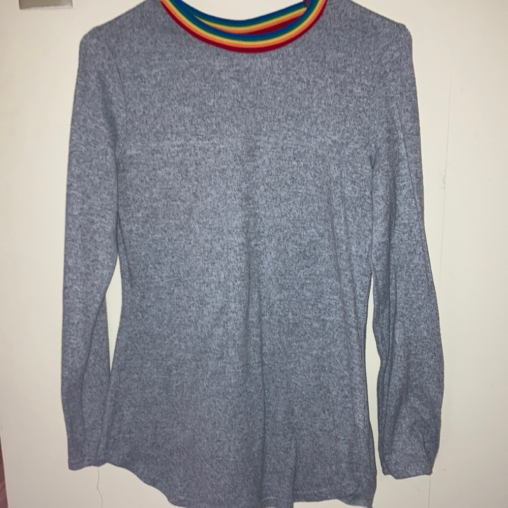 Long sleeve gray shirt with rainbow collar